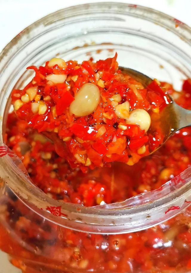 白酒|辣椒酱的家庭版做法,又香又辣,炒菜,拌饭超过瘾,关键还易保存