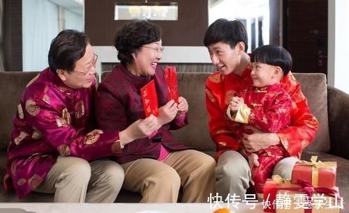 孩子|压岁钱是大年三十给孩子,还是大年初一给?讲究大着呢别给错了