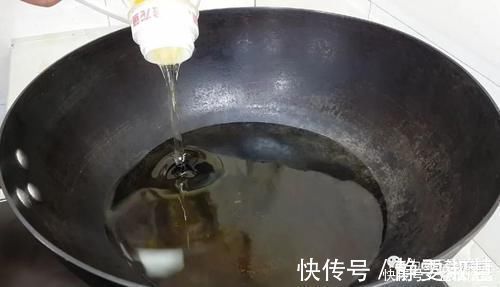 早餐别再烙饼了，加2个鸡蛋，外皮焦脆又松软，比鸡蛋饼油条好吃