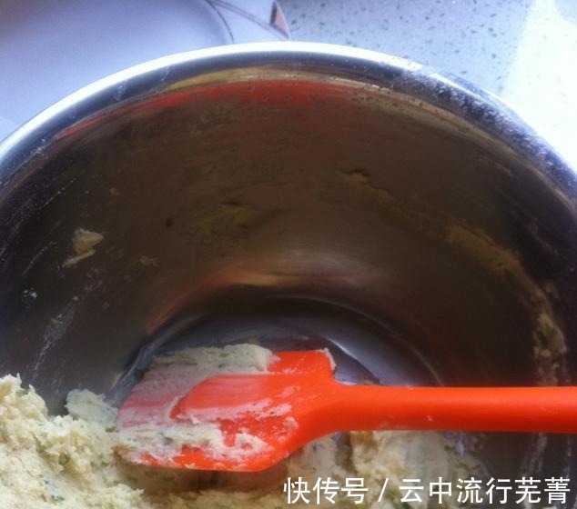 咸甜|咸甜相交的香葱曲奇,葱香浓郁、做法简单,换一种口味尝尝吧!