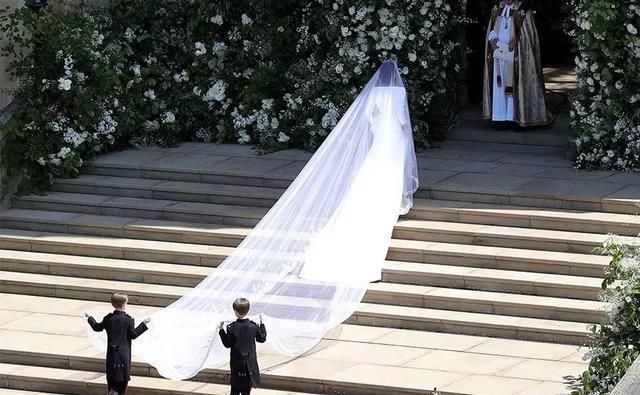 蕾丝|各国王妃的婚礼头纱设计,丹麦王妃的最华丽、梅根的很用心