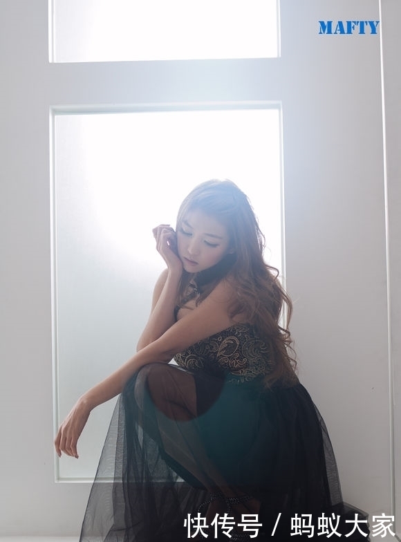 黑裙|写真:披发的黑裙