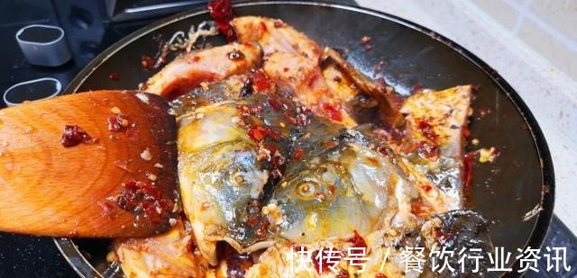 鲤鱼这样做,实在太香了,不蒸不炸不红烧,一顿能多吃两碗米饭