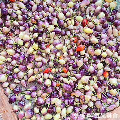 因为这道自制七彩椒泡椒，从此爱上了做饭