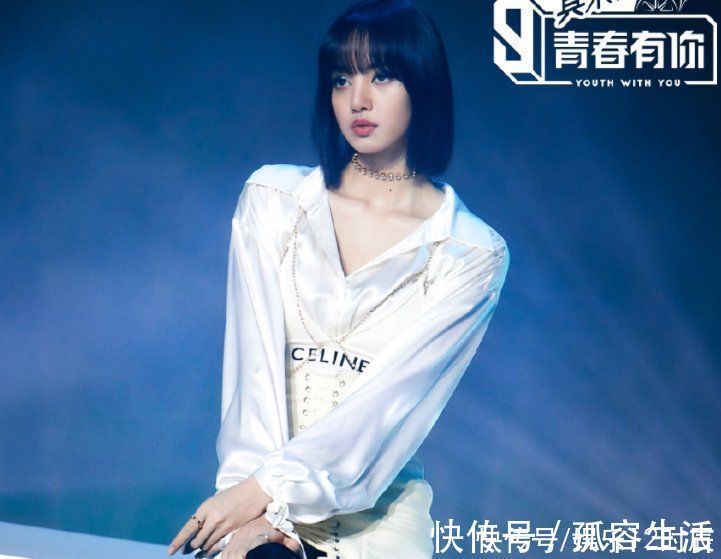 都是導(dǎo)師,Amber可以在現(xiàn)場lisa只能上網(wǎng)課?原因很現(xiàn)實