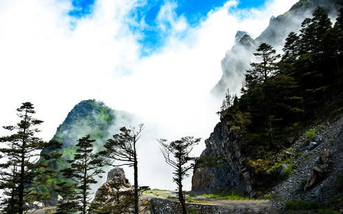 「螺髻山」山高水长花更艳