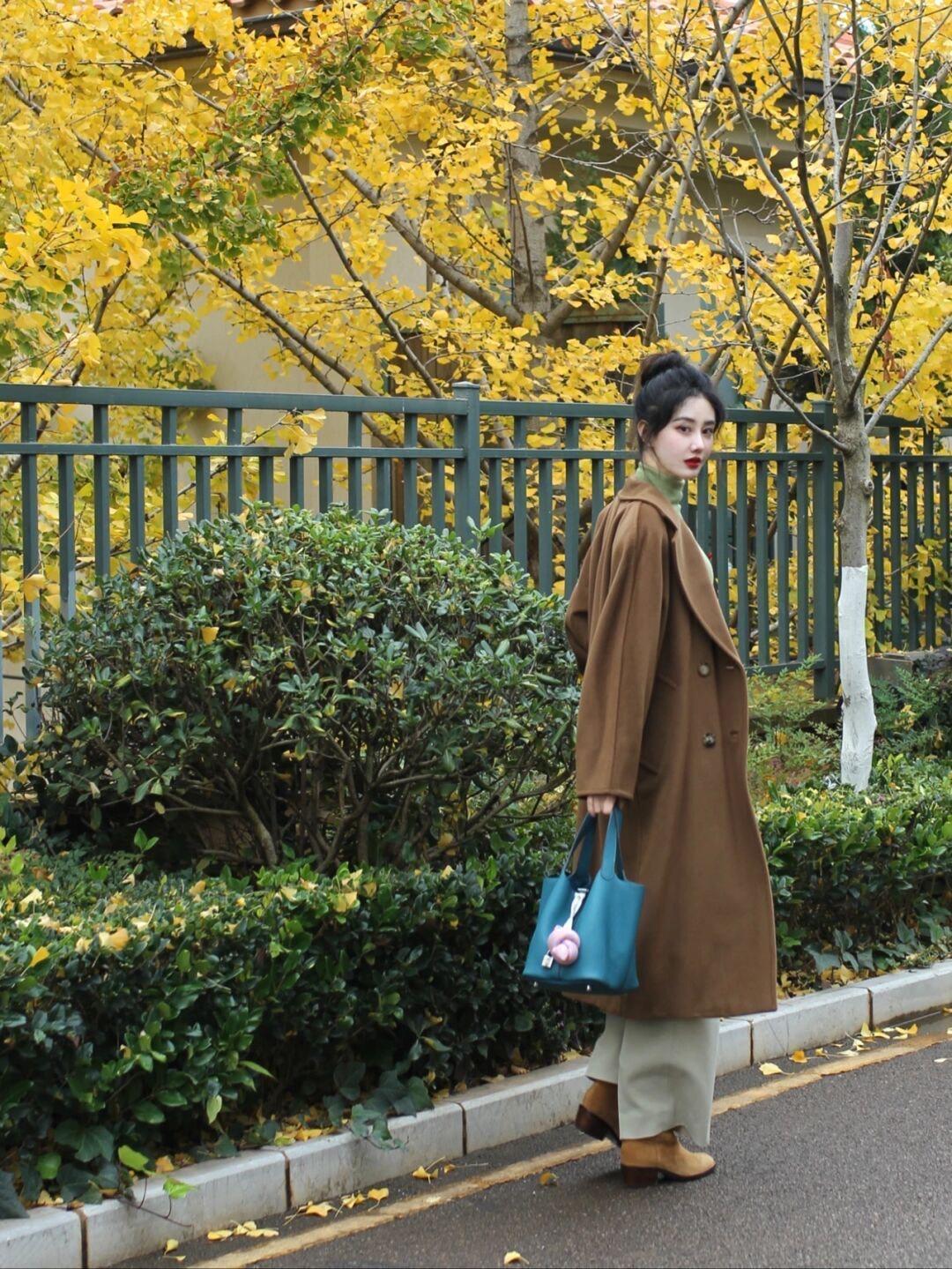 穿搭|冬天怎样穿得温柔又淑女,抽绳毛衣+针织阔腿裤,保暖又时尚!