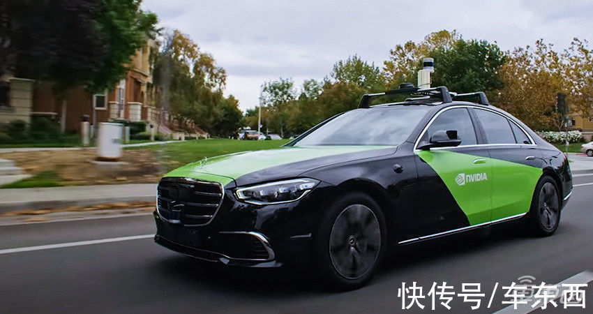 hyperion 8|英伟达自动驾驶芯片有多强?CEO找了台奔驰演示L2,城市场景轻松搞定