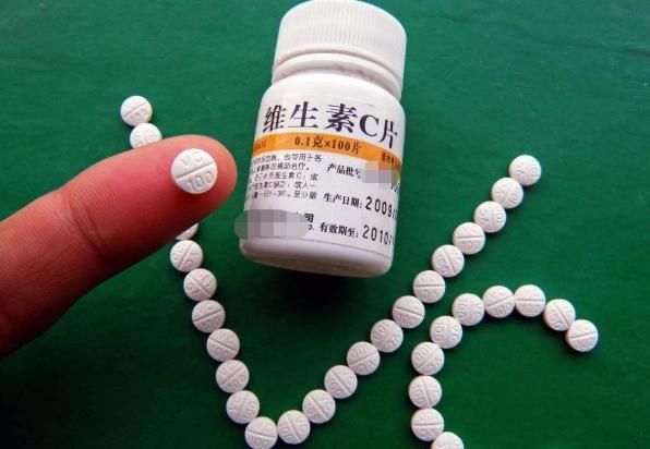 养花不够旺,用“3种溶液”浇灌一下,不仅长得旺,还越来越油绿