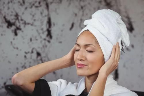 到底多久洗一次头发？这几大洗头误区，很多人都做错了