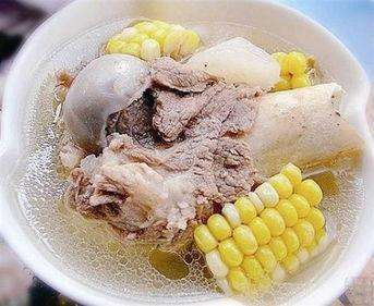  骨头汤最方便，只需高压锅炖即可