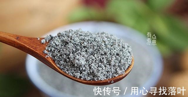 掉发|秋天到了，吃核桃栗子不如吃它，经常掉发多吃点，泡着吃真香啊！