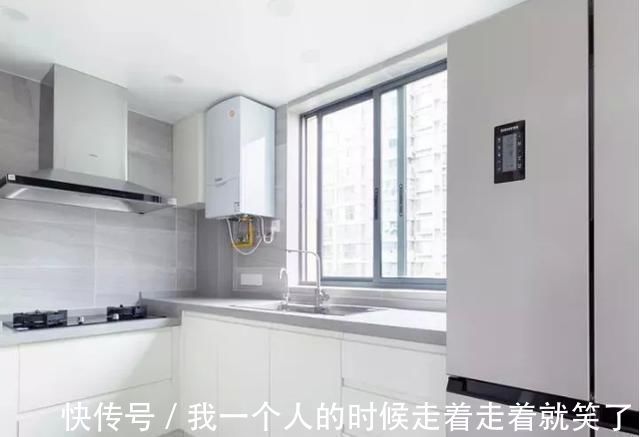 原木|闺蜜93平米的新房装修太美了,原木风的设计很温馨,进门就被吸引