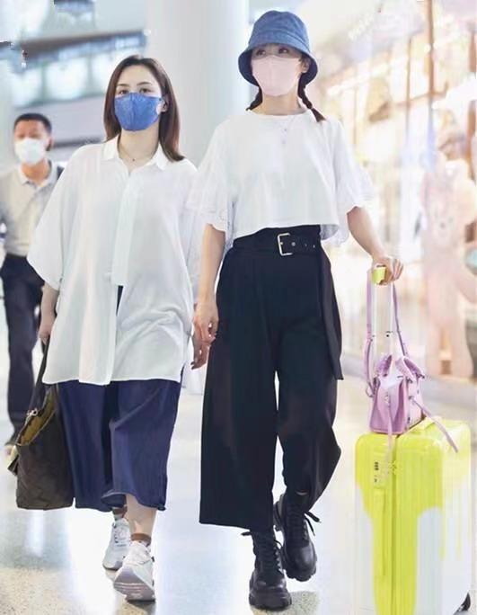 微胖|阿Sa阿娇走机场气质全开!穿白色上衣搭配阔腿裤简约高级,超好看