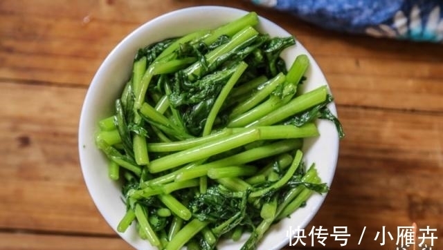 万物生长|好多人炒这菜放蒜又放葱，甚至加鸡精，大错特错，放这个炒才好吃