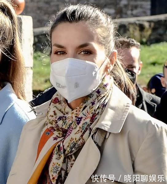 二公主 西班牙莱后母女三人首穿秋冬装!二公主蓝大衣太美,大公主显老气