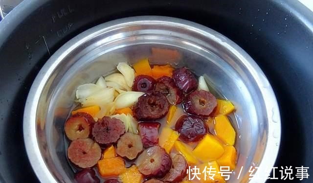 冬日女人必备甜品，这三样食材一起蒸一蒸就好！