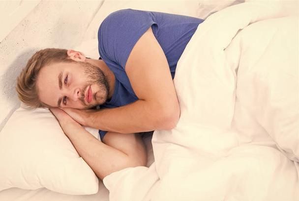 狠不下心戒烟的人,这4个时间要克制,以免伤害加倍,别任性