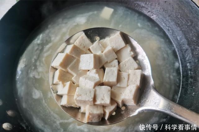 做菌菇豆腐汤,和这个食材一起煮,鲜香味美,香味扑鼻