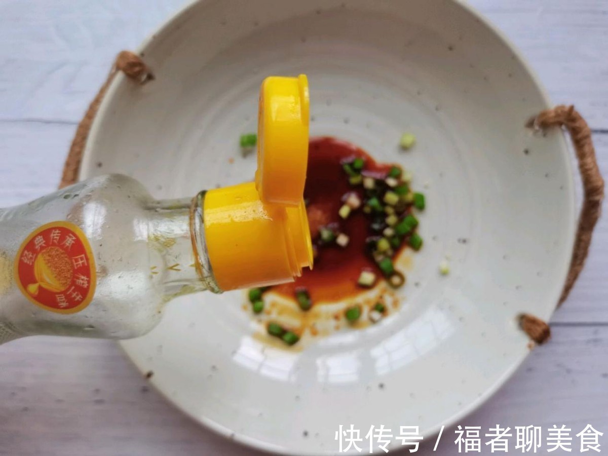 大碗|最简单的面条，直接做成清汤面，好吃还不油腻