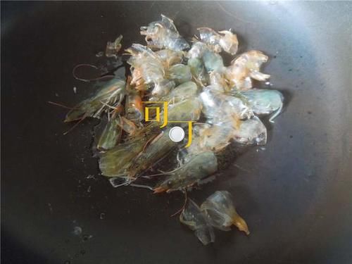 香味|天冷下雪了,让我给你炒一盘香味浓郁的大虾咖喱面吃吧