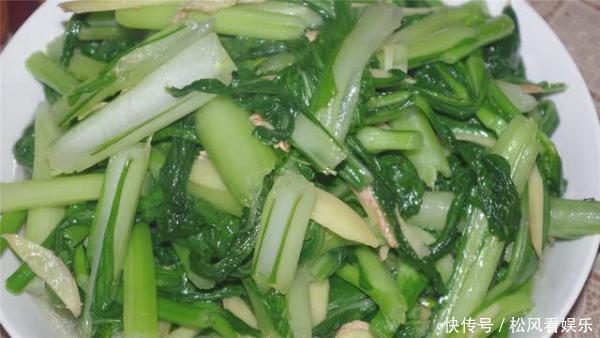 三百花300块钱请我做的生日餐,十三菜一汤,大家看看值不值