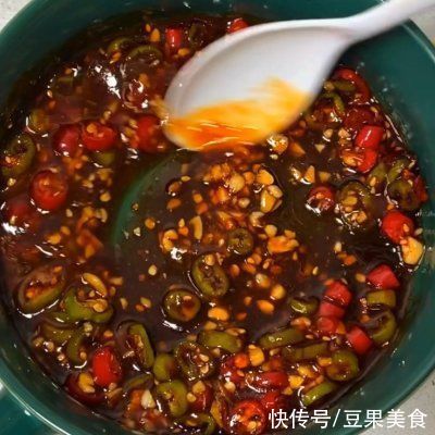 辣椒油|#巨下饭的家常菜#捞汁小海鲜-八爪鱼,够味儿