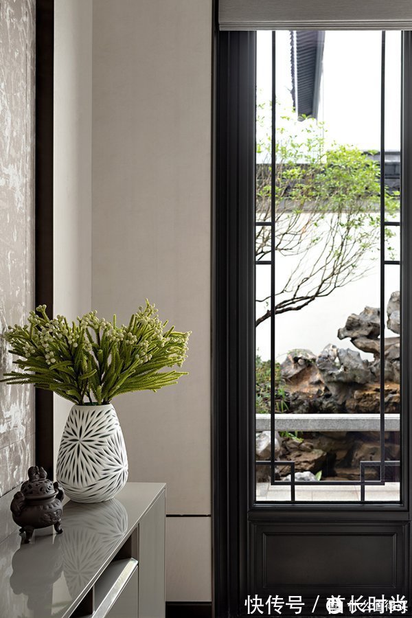 风格|新中式风格怎样避免庸俗?搭配中式花窗,分分钟刷爆朋友圈!