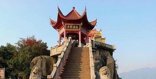 佛教|这座寺庙建在1306米山巅，庙里有个谜团，至今无人能解开