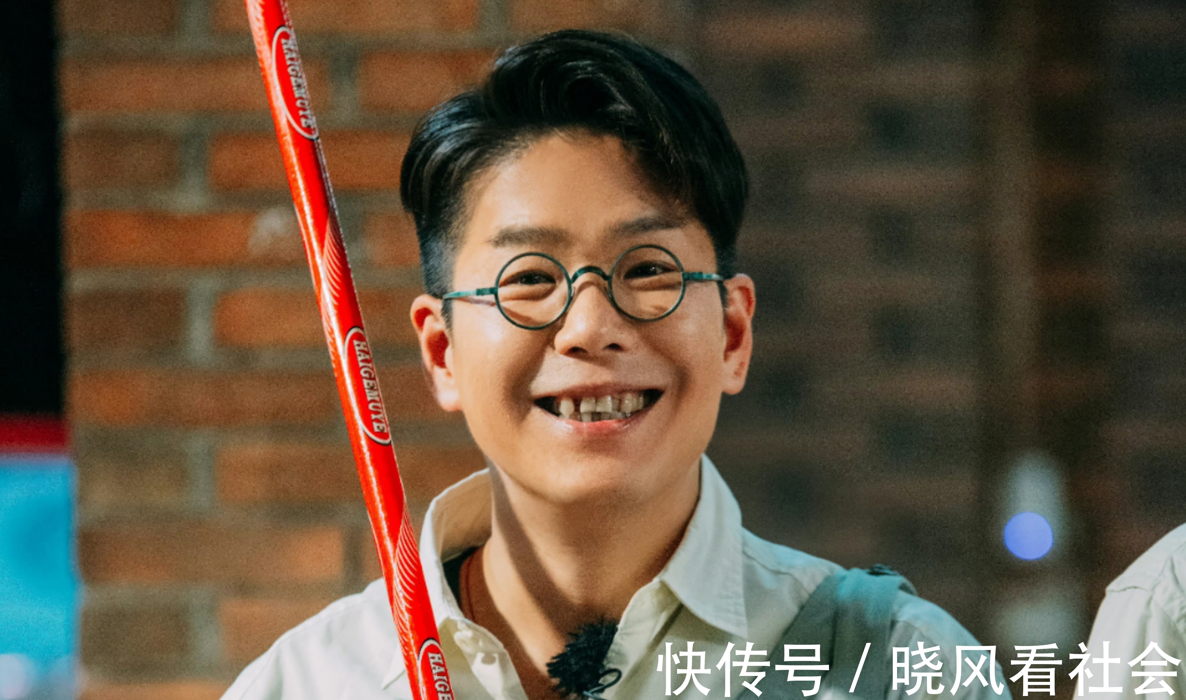 《大湾仔的夜》首播，手忙脚乱，翻车现场引尴尬，收视率竟第一