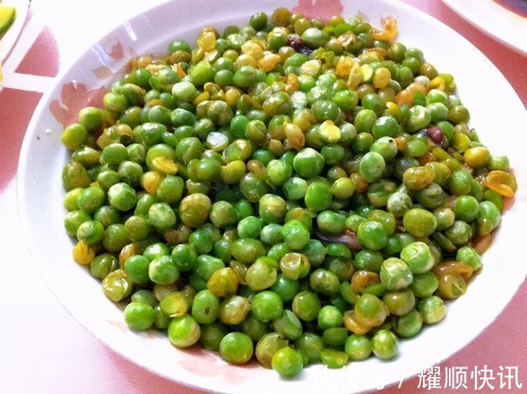 胡萝卜|女性想要身体好，常吃3种食物，排毒清肠，刮油消脂，营养又瘦身