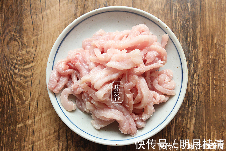 不管炒什么肉，别只放盐，多加“2种料”，炒出来的肉嫩滑还入味