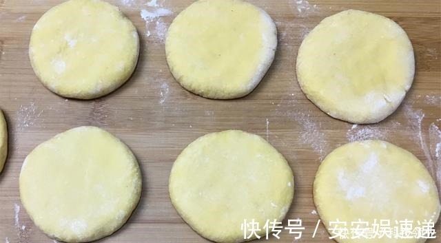 老太太|教你玉米松饼正宗做法,掌握2个小技巧,简单好吃,松软香甜