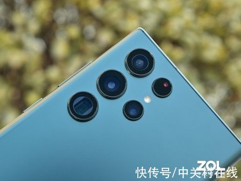 全新一代|6.8英寸巨屏四边等宽，三星Galaxy S22 Ultra上手图赏