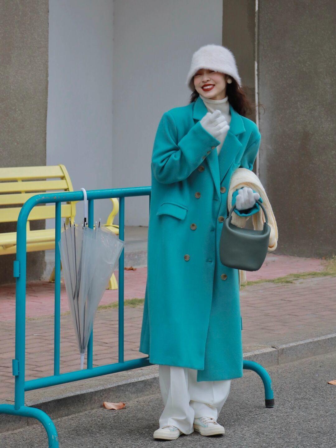 减龄感 普通人怎么把“大衣”穿出高级感?看看这些博主的搭配,优雅精致