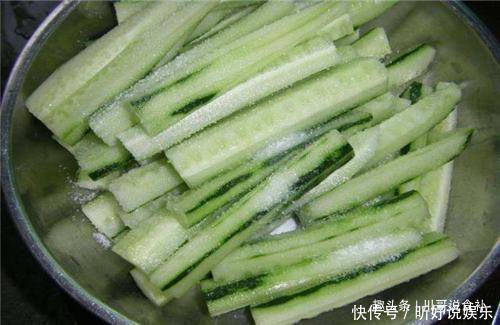 腌黄瓜,只需多加这一步,腌出的黄瓜又脆又绿,放半年也不坏