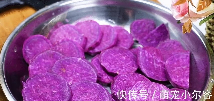 紫薯这吃法太香了,新做法教会你,春节家宴做一锅,端上桌就扫光