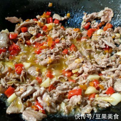 浓郁|#少盐饮食 轻松生活#微辣、葱香浓郁，羊肉香嫩不膻的葱爆羊