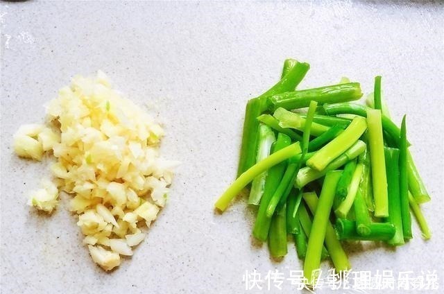 香菇和它是绝配，炒一炒滋味鲜美，一口接一口停不了嘴