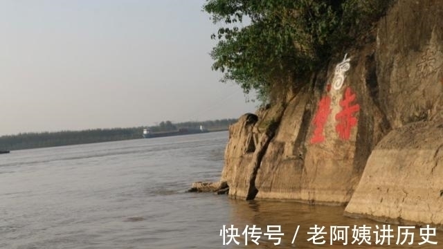 历史人物$苏轼最难超越的一首词,只是开篇13个字,便惊艳了世人千年