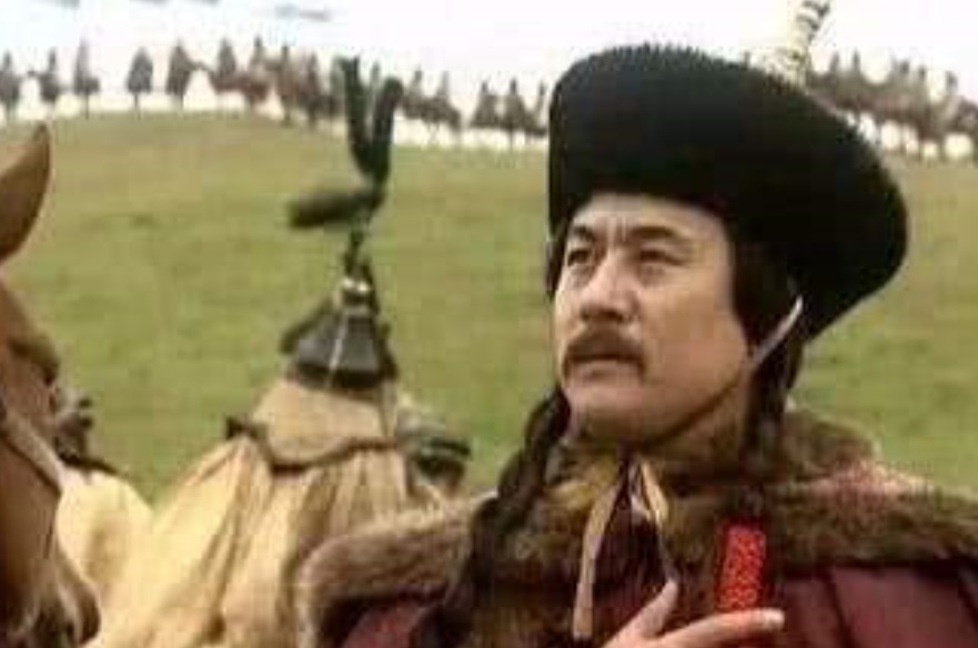 大笑|康熙一生最大的敌人,三次亲征为了他,此人去世康熙直接跪下大笑