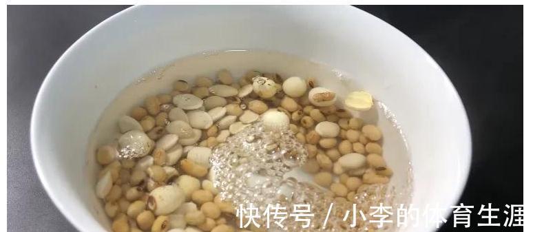 黄花菜|孩子容易烦躁爱发脾气,多炖这道汤给他喝,清心除烦,清润好喝