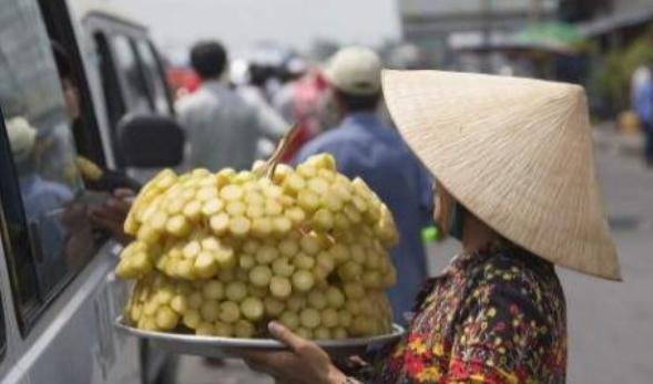 吃甘蔗|南方大妈另类卖甘蔗,原价5元,简单加工后,就卖20元的“天价”