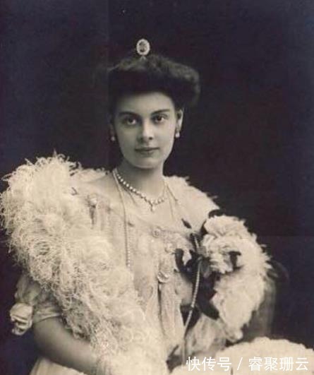 伊丽莎白!你见过最奇怪的珠宝长什么样?盘点世界上那些奇怪的珠宝们!