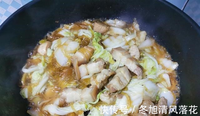 白菜炖粉条超好吃,技巧全在这,做出来鲜香入味,一大锅不够吃!