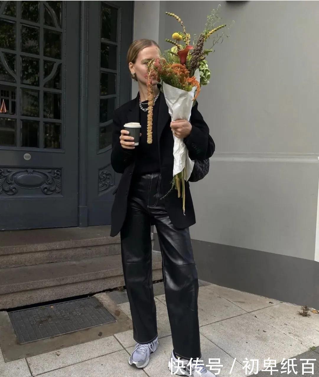 阔腿裤算什么?西班牙王后的“液体裤”才厉害,一般人不敢这么穿