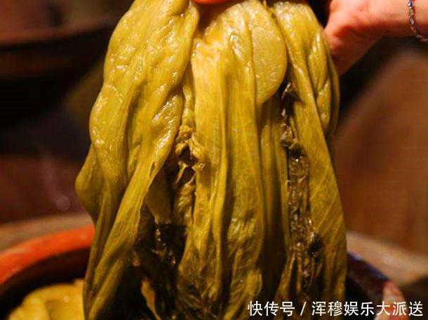 腌酸菜,放盐是大错!教你老方法,3天腌好,1年不坏,比买的香