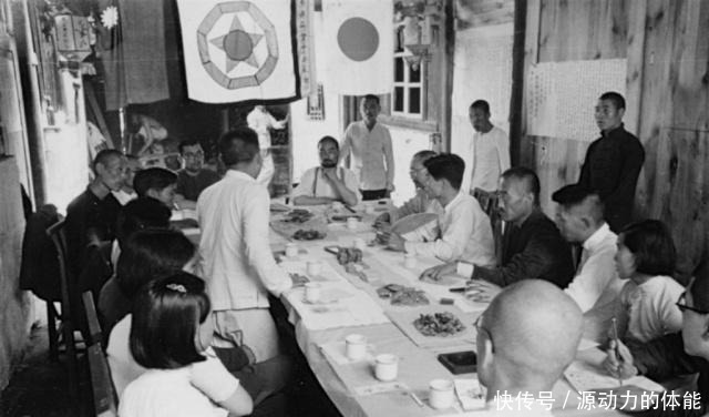 记者|日本随军记者拍摄日军“抢掠”照,被日军掠夺到军营的中国女孩