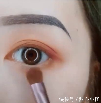 火川|新年就要这么妆!手残党也学得会的时下超火川字眼影画法!