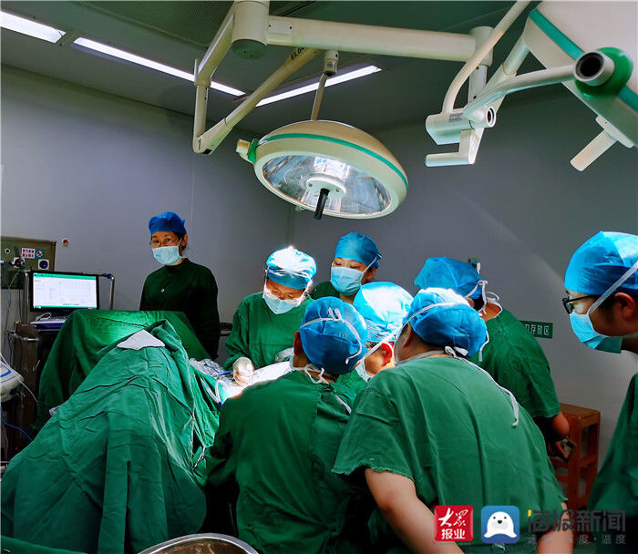 气腹|东平县第一人民医院妇产科成功开展首例腰硬联合麻醉经阴无气腹腹腔镜手术